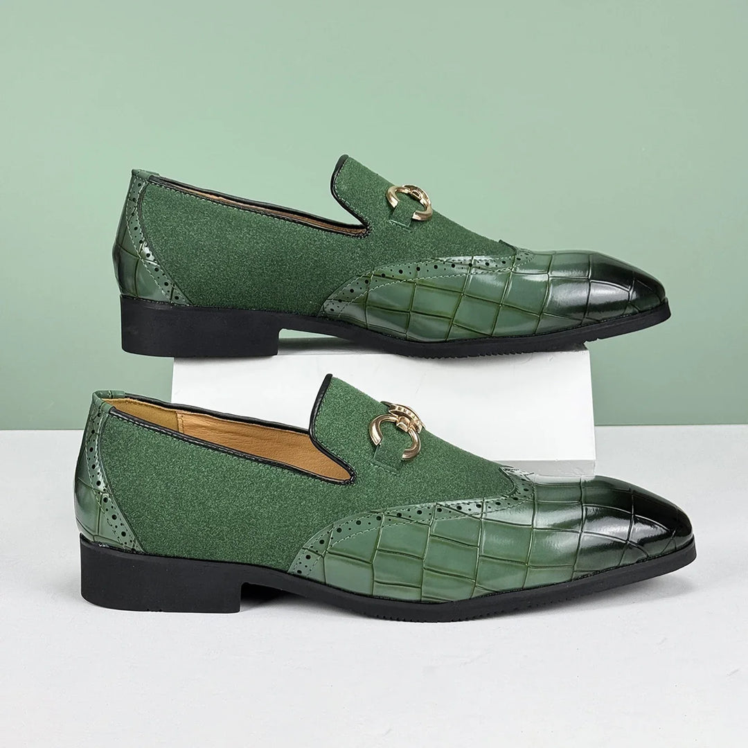 Comfortable men's loafers with golden bit, ideal for all-day wear. Elegant fashion footwear for men's style.