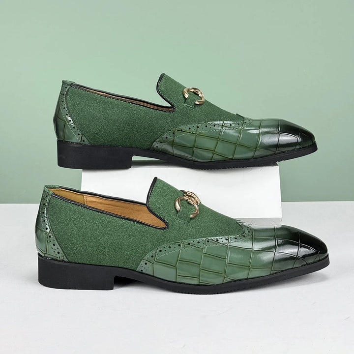 Comfortable men's loafers with golden bit, ideal for all-day wear. Elegant fashion footwear for men's style.