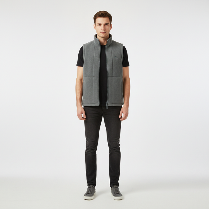 Stylish men's fleece vest with high collar and zipper pockets, suitable for outdoor activities