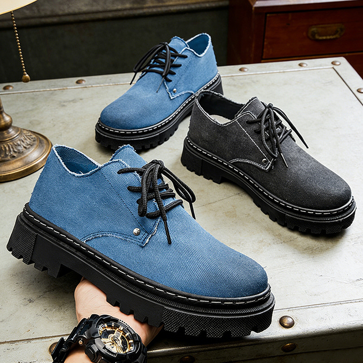 Versatile men's frayed denim shoes, great for casual comfort & summer fashion.