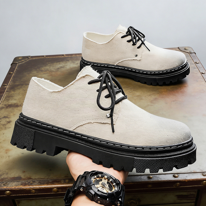 Effortless men's summer style with comfortable frayed edge denim casual shoes.