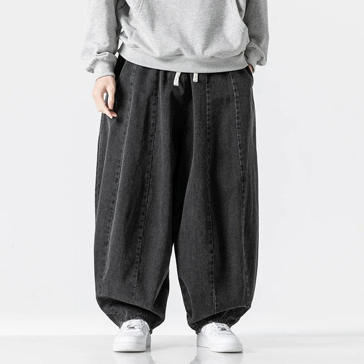 Grey men's Frontier relaxed fit jogger pants with drawstring for athletic leisure and comfort.