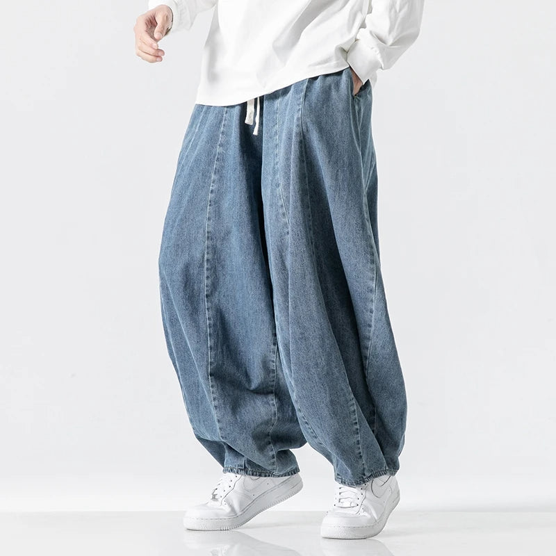 Black men's Frontier relaxed fit joggers featuring an elastic waistband and ultimate comfort.