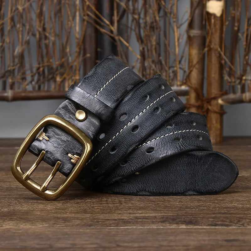 Durable men's full-grain leather belt featuring a classic solid brass buckle. A timeless men's fashion accessory.