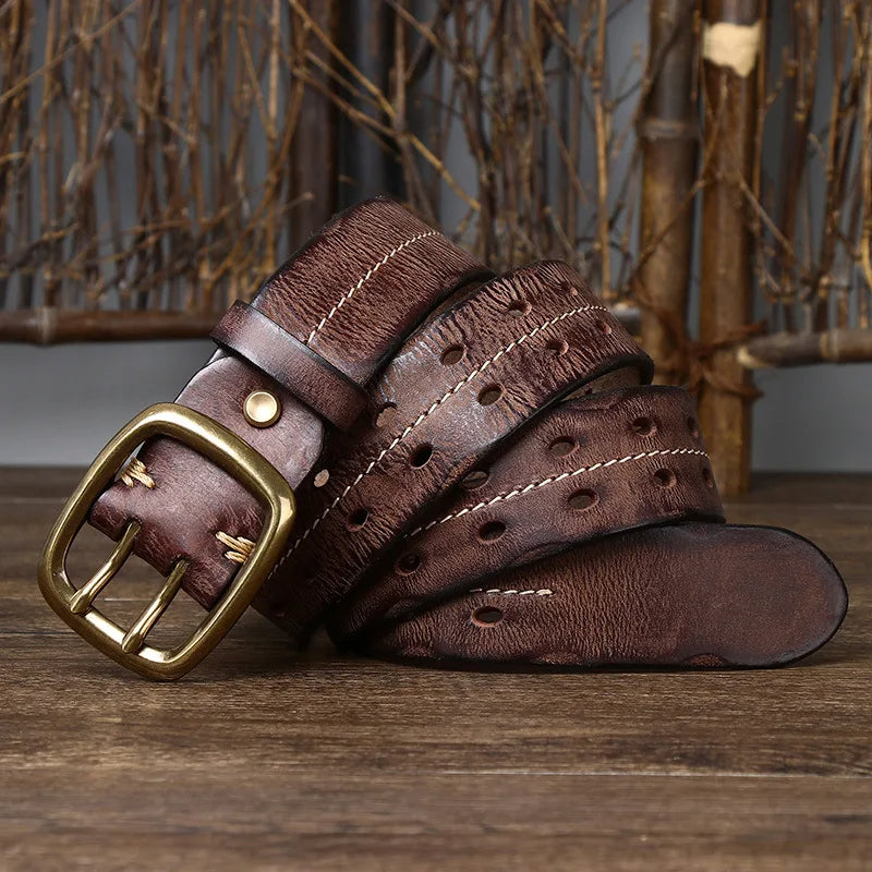 Elegant men's full-grain leather belt, ideal for adding a sophisticated touch. Features a strong solid brass buckle.