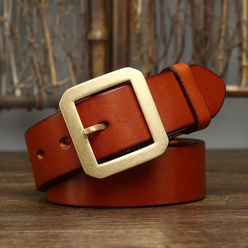Versatile men's full-grain leather belt for dress & casual outfits. Premium quality, durable design with brass buckle.