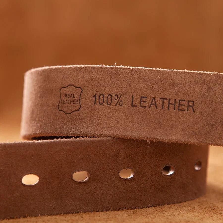 Robust men's casual belt in genuine leather, offering durability and a stylish look for everyday wear.