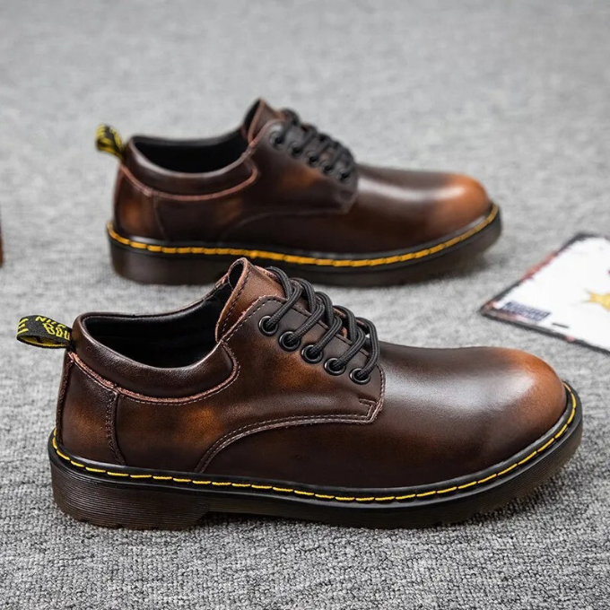 Stylish men's urban leather shoes. Comfortable low-cut, round toe casual footwear for everyday wear.