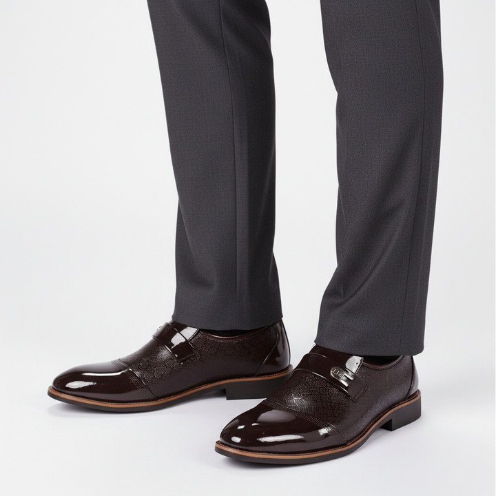 Elegant men's brown leather Oxford shoes, 'Raul' model, for formal events and fashion-forward business.