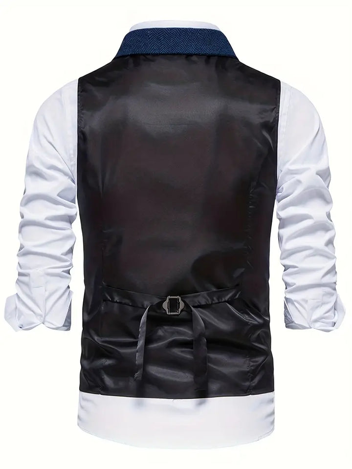Professional herringbone blazer for men, enhancing your formal and smart casual look.