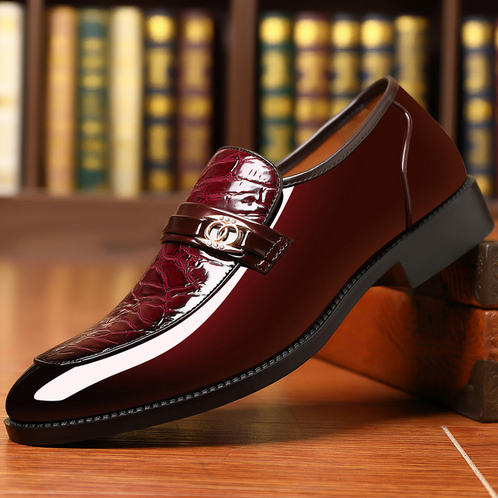 Easy slip-on men's high-shine loafers, comfortable for business and smart casual wear, classic style.