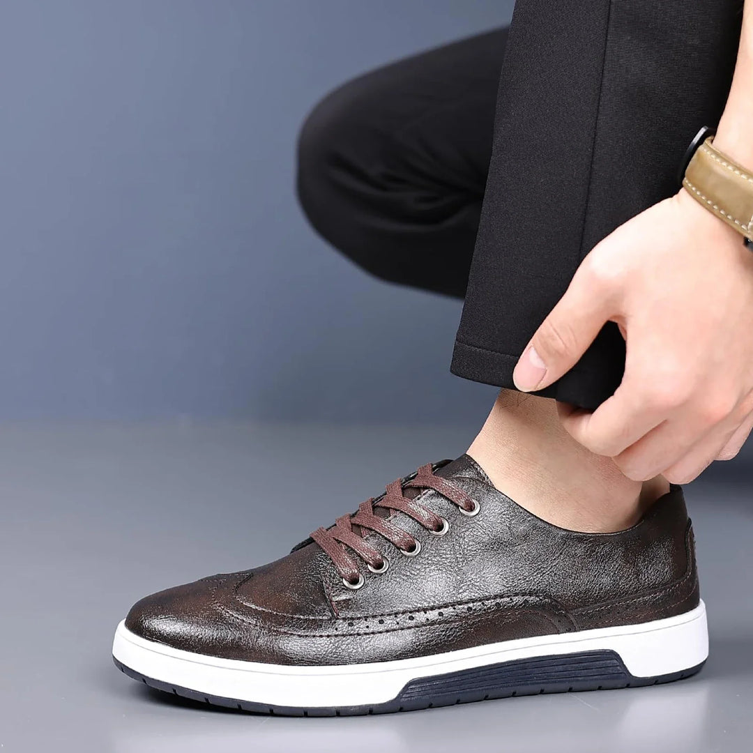Lace-up men's hybrid brogue sneakers, combining everyday comfort with a refined look.