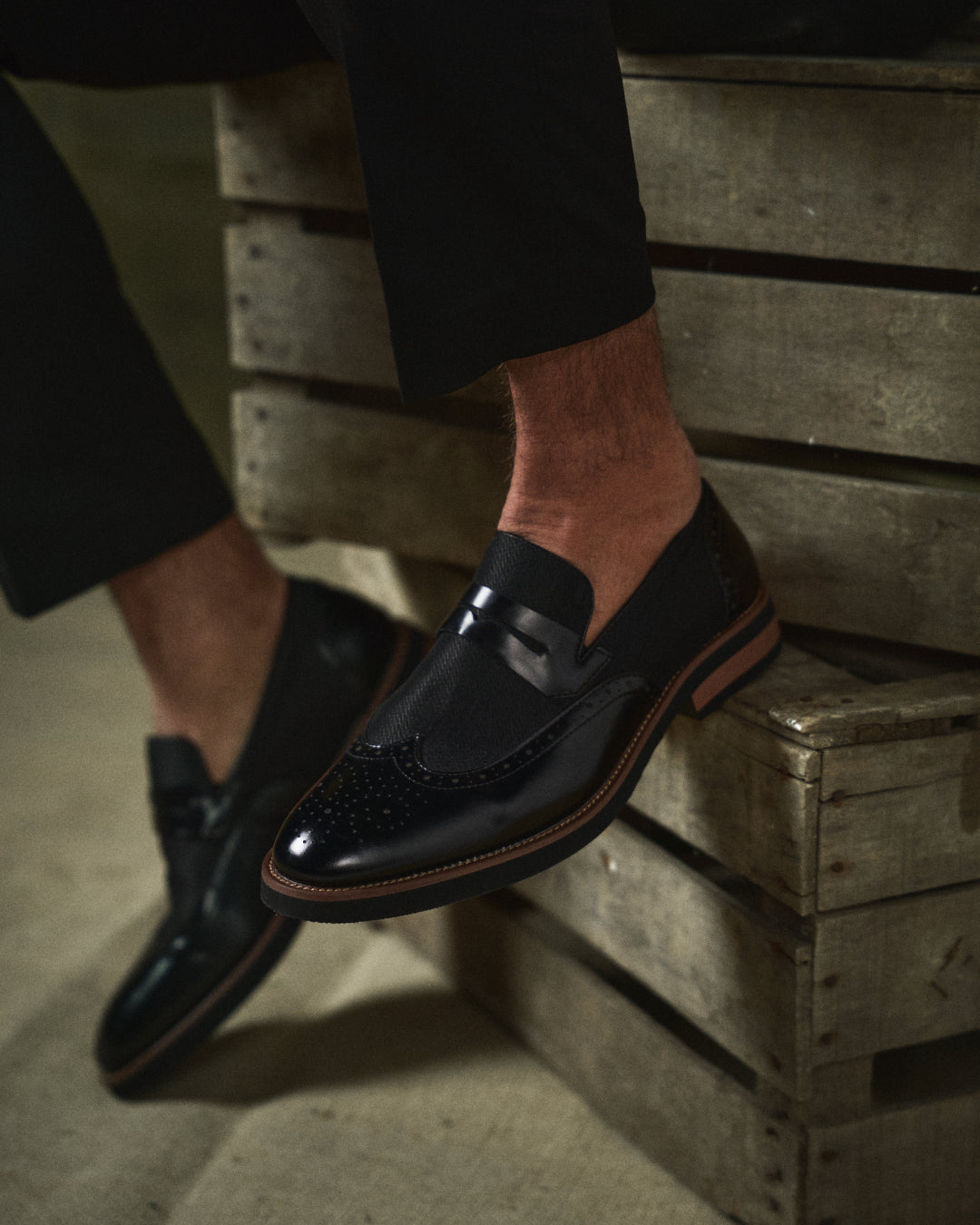 Modern classic men's hybrid loafers, offering a comfortable fit & stylish versatile design for daily wear.