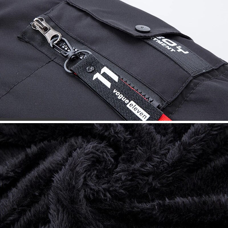 Rugged men's winter parka with hood, featuring waterproof fabric & warm insulation for extreme cold.