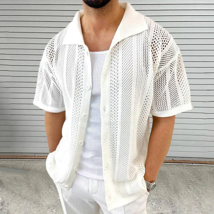 Lightweight knit short sleeve shirt for men, featuring a classic collar, suitable for warm weather