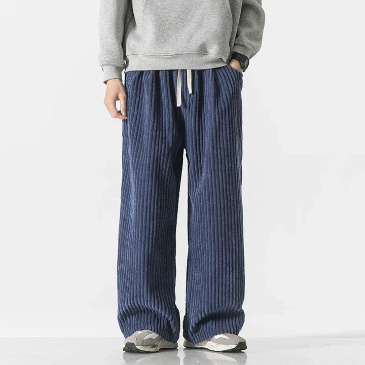 Straight leg, relaxed fit men's Kyoto pants. Minimalist design, ideal for modern everyday fashion.