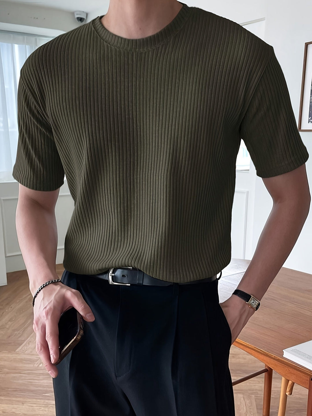 Men's light green lightweight t-shirt, perfect for summer casual wear and everyday comfort.