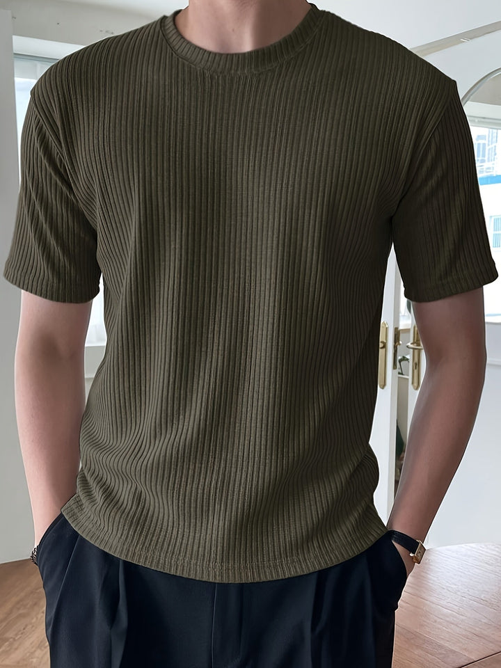 Comfortable men's light green short sleeve tee, ideal for everyday casual wear & summer style.