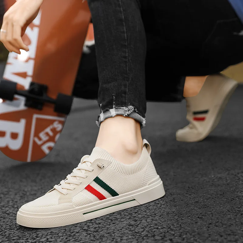 Men's walking shoes: lightweight athletic sneakers with cushioned support for active comfort and daily strolls.