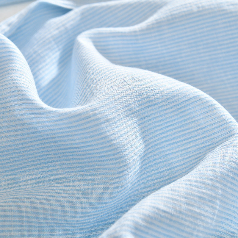 Versatile men's long-sleeve casual shirt. Breathable, lightweight button-up design for ultimate comfort.