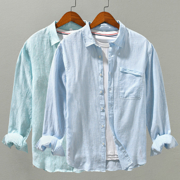 Summer-ready men's lightweight button-front shirt. Breathable material and relaxed fit for daily comfort.
