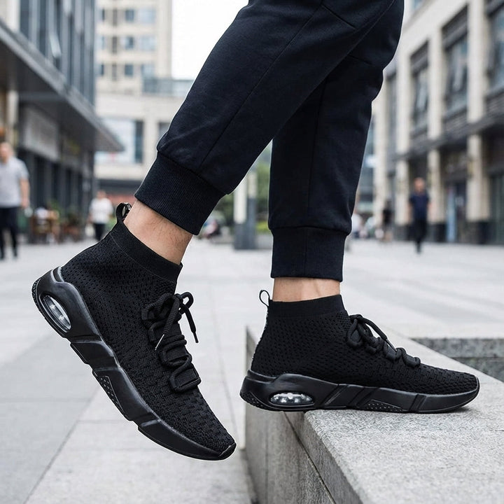 Men's lightweight breathable knitted running shoes with a modern design