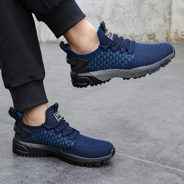 Breathable men's trainers, lightweight design ensuring comfort for running & active use.