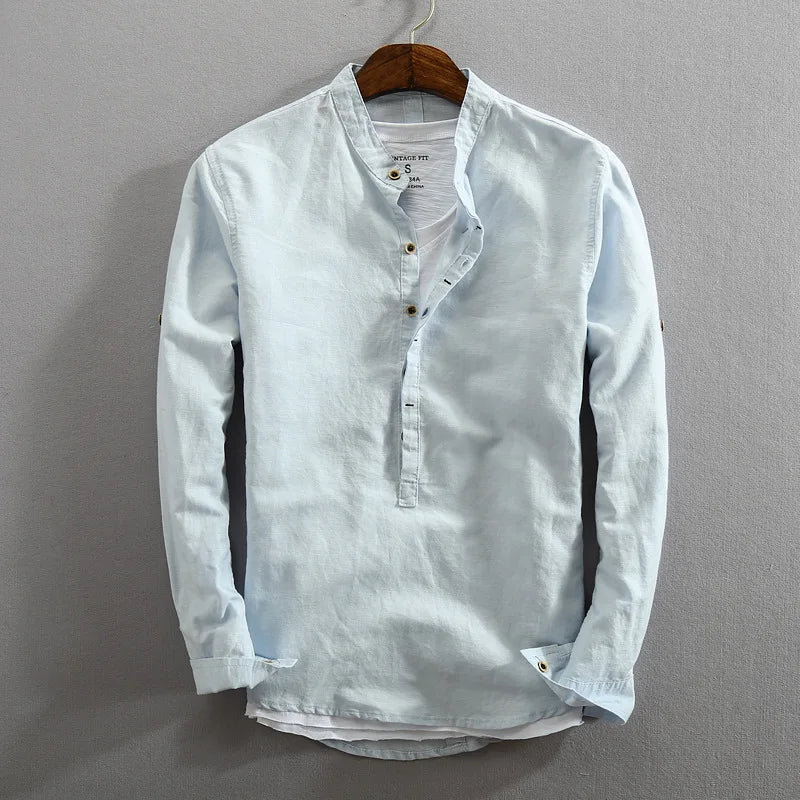 Stylish men's lightweight button-up shirt, long sleeve, ideal for everyday wear and smart casual fashion. Classic fit.