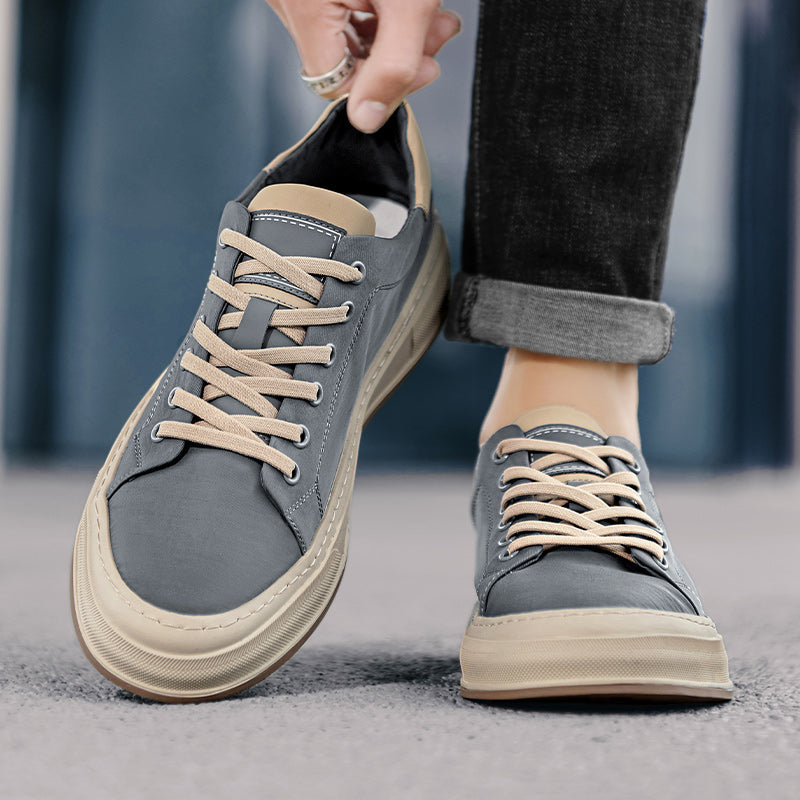 Modern men's lightweight casual sneakers, designed for comfort and everyday style.