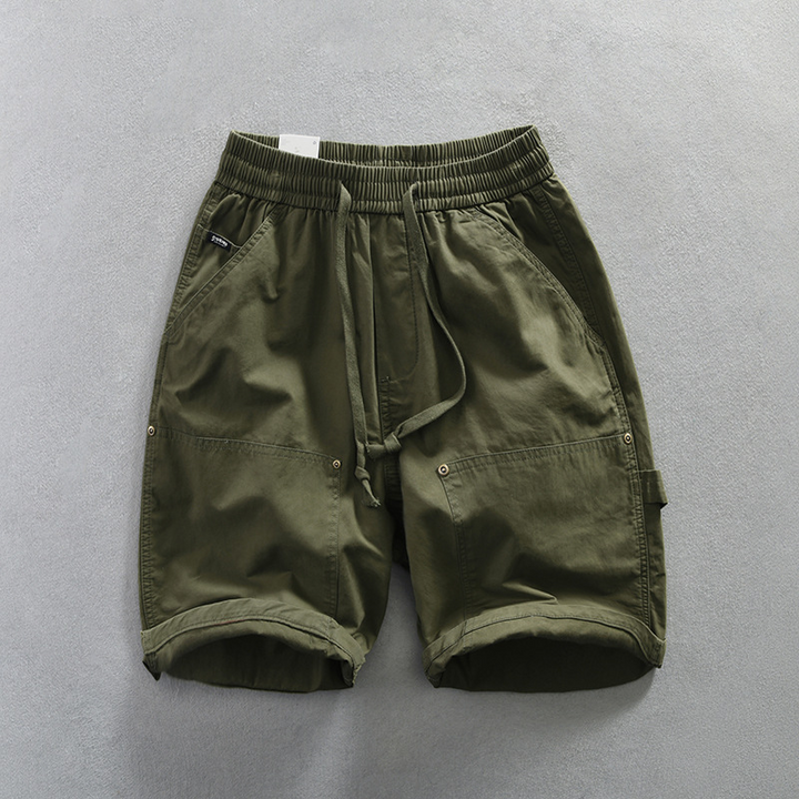Stylish men's casual shorts with a relaxed fit, perfect for everyday wear and summer comfort. Features pockets.