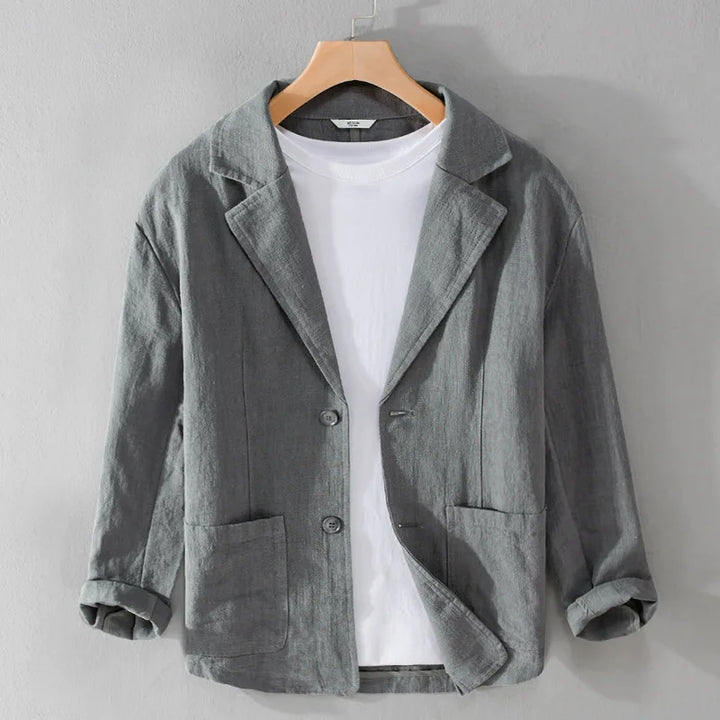 Comfortable men's outerwear, a lightweight jacket with a relaxed fit for daily wear and easy layering.