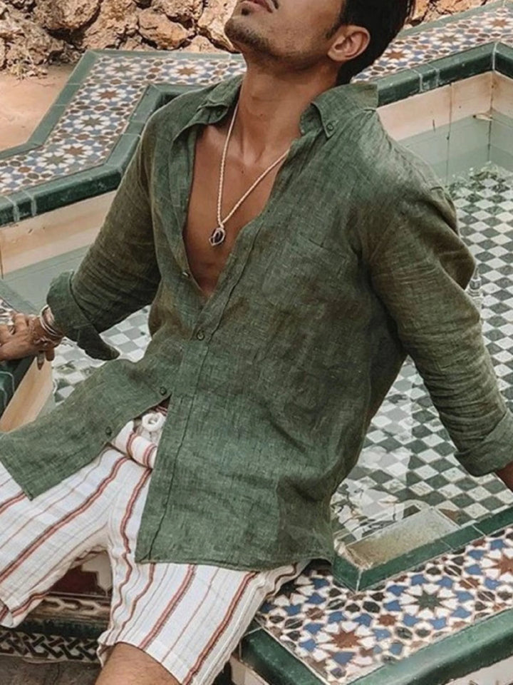 Comfortable men's lightweight linen shirt with buttons, ideal for warm weather and relaxed summer days.