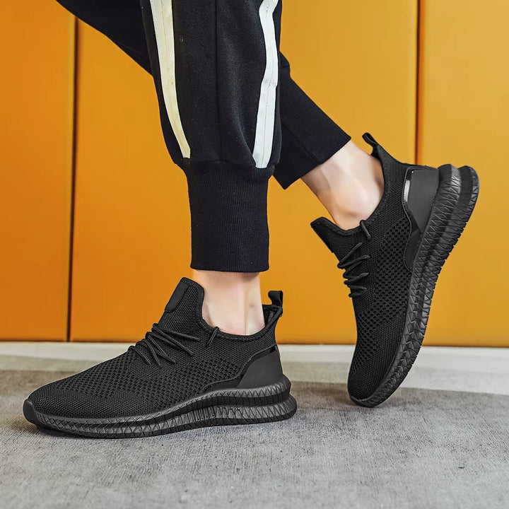 Men's gym shoes: lightweight mesh sneakers, perfect for workouts & casual style.