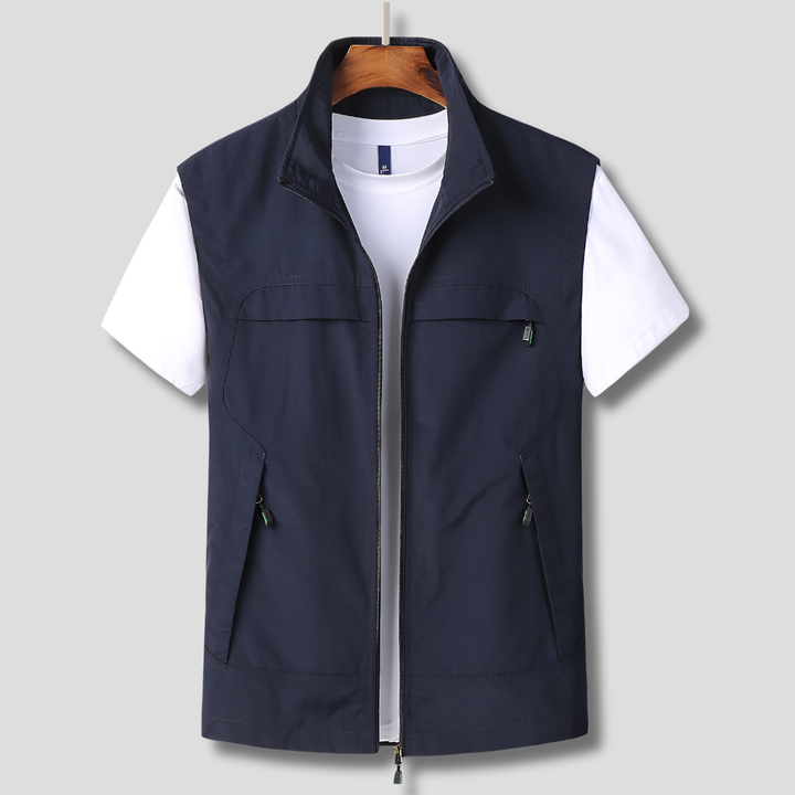 Men's lightweight outdoor zip vest, ideal for hiking & travel. Sleeveless activewear for comfortable layering.