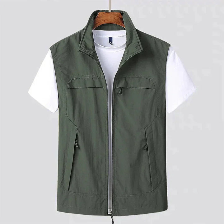 Stylish men's outdoor vest with zip closure, a versatile sleeveless jacket for activewear & travel.