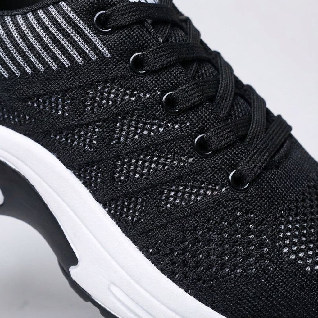 Lightweight men's athletic shoes, cushioned for walking, with non-slip sole