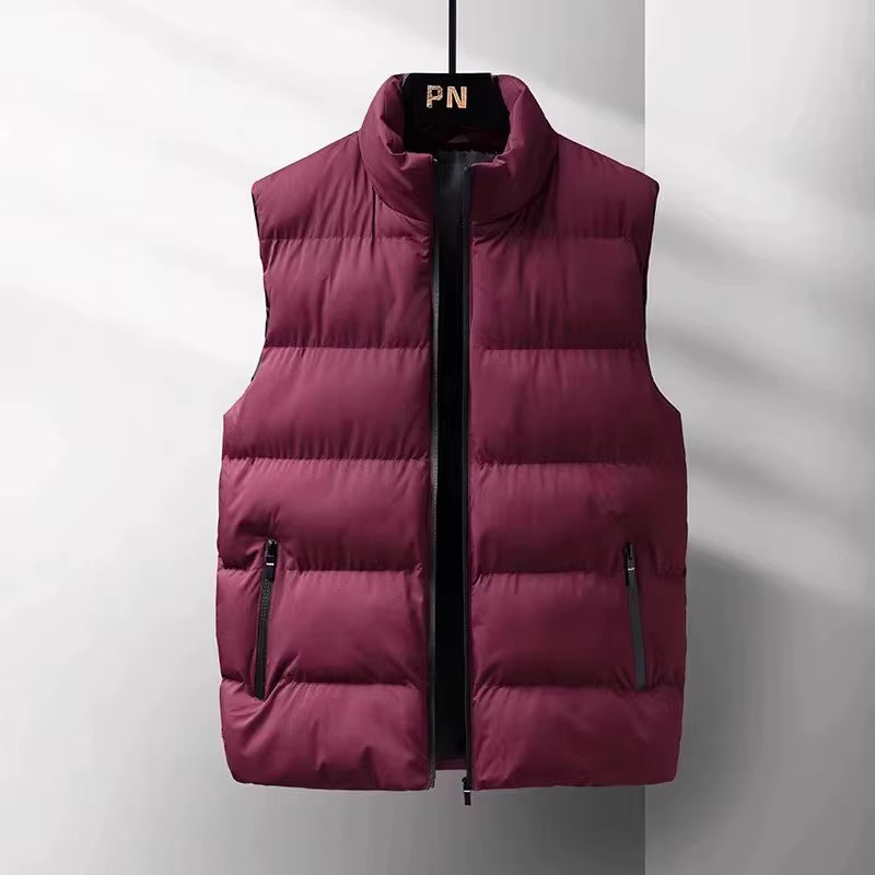 Men's lightweight puffer vest for layering & outdoor style. A versatile sleeveless jacket, perfect for activewear & casual outfits.
