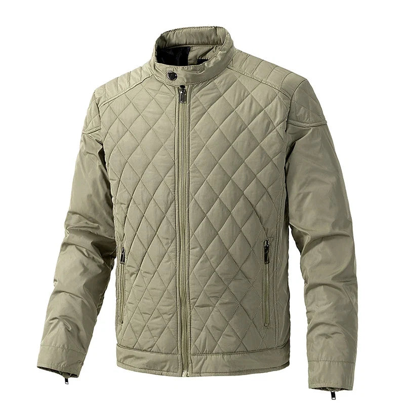 Comfortable men's lightweight quilted jacket with snap collar. Practical outerwear for daily wear.