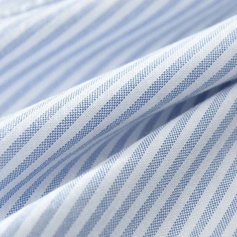Effortless men's casual striped shirt, lightweight long sleeve for summer comfort and versatile style.