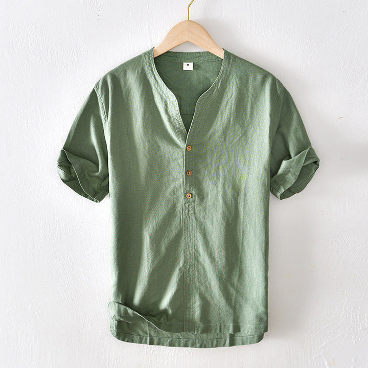 Men's lightweight tailored shirt for effortless style and all-day comfort. Perfect casual summer wear.