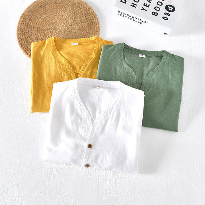 Versatile men's lightweight short sleeve shirt. Tailored for comfort & style, perfect for elegant casual summer looks.