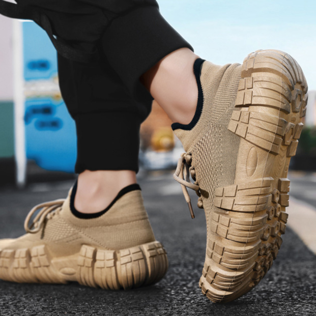 Comfortable men's urban sneakers, designed for agility, walking, and casual everyday city wear.