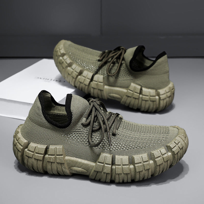 Men's walking sneakers, lightweight and comfortable for long urban strolls and casual daily wear.