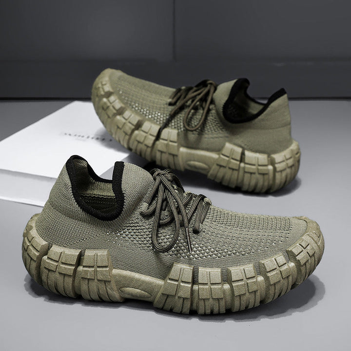 Men's walking sneakers, lightweight and comfortable for long urban strolls and casual daily wear.