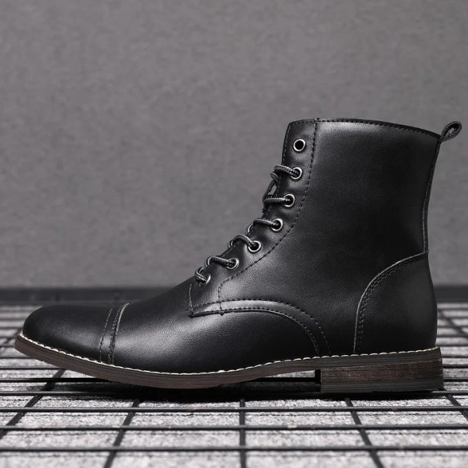 Black men's Lisbon Classic lace-up ankle boots, offering comfort & classic style for everyday or dress wear.