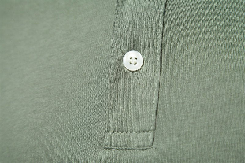 Elegant men's Logan polo shirt. A comfortable, short-sleeve top for casual or smart-casual occasions.