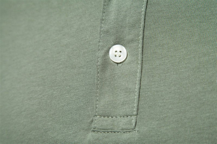 Elegant men's Logan polo shirt. A comfortable, short-sleeve top for casual or smart-casual occasions.