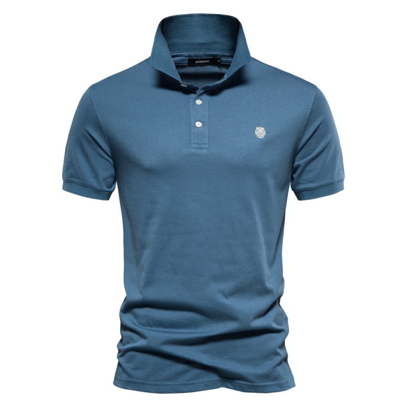 Classic men's Logan polo shirt in a comfortable fabric, ideal for versatile everyday style.