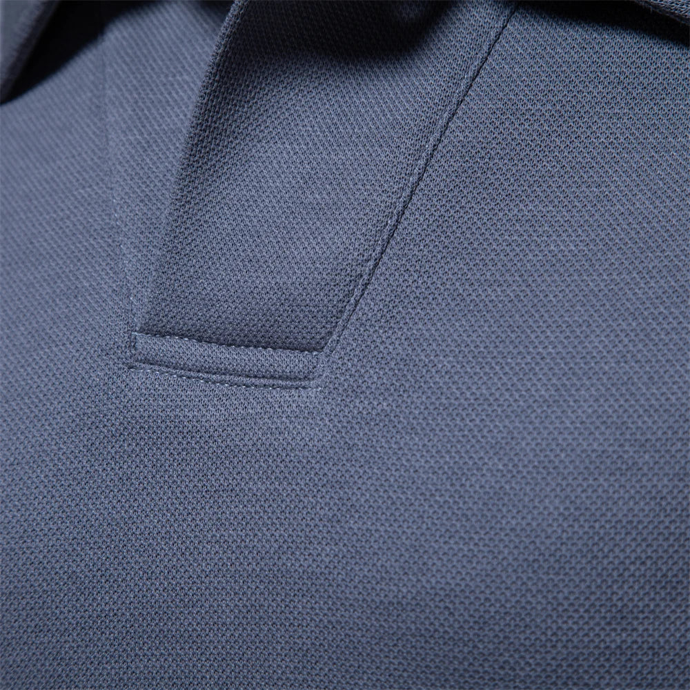 Comfortable men's long-sleeve polo shirt, the Carlton style with an elegant turn-down collar.