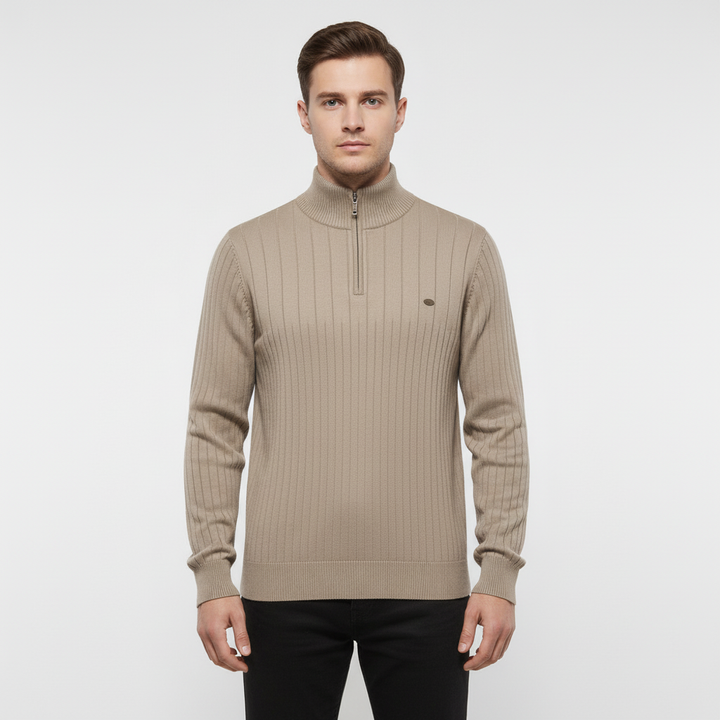 Casual yet elegant men's long-sleeve zip neck sweater, ideal for comfortable winter layering.